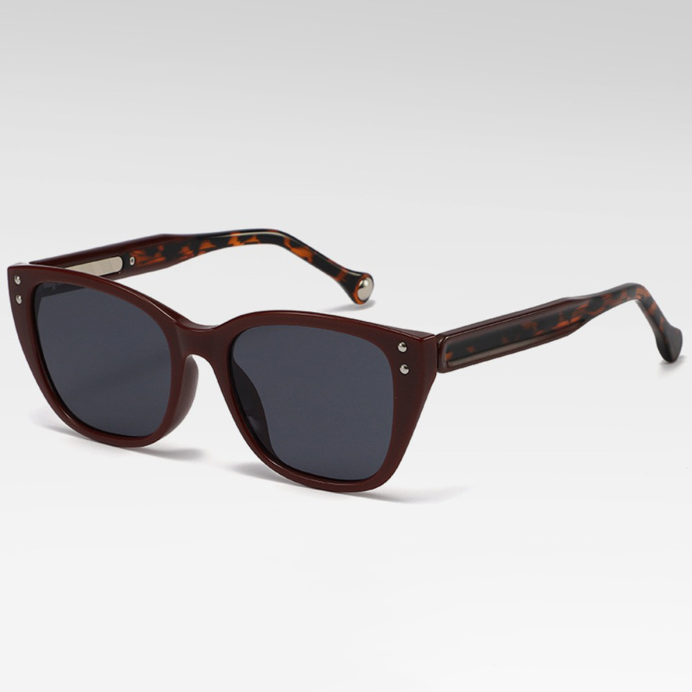 Street Fashion Photo - Square Sunglasses With Dual Metal Rivet